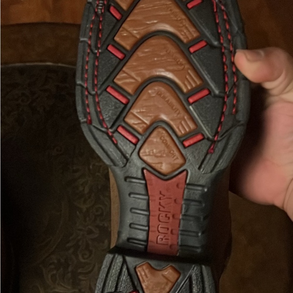 R - Picture 3 of 4